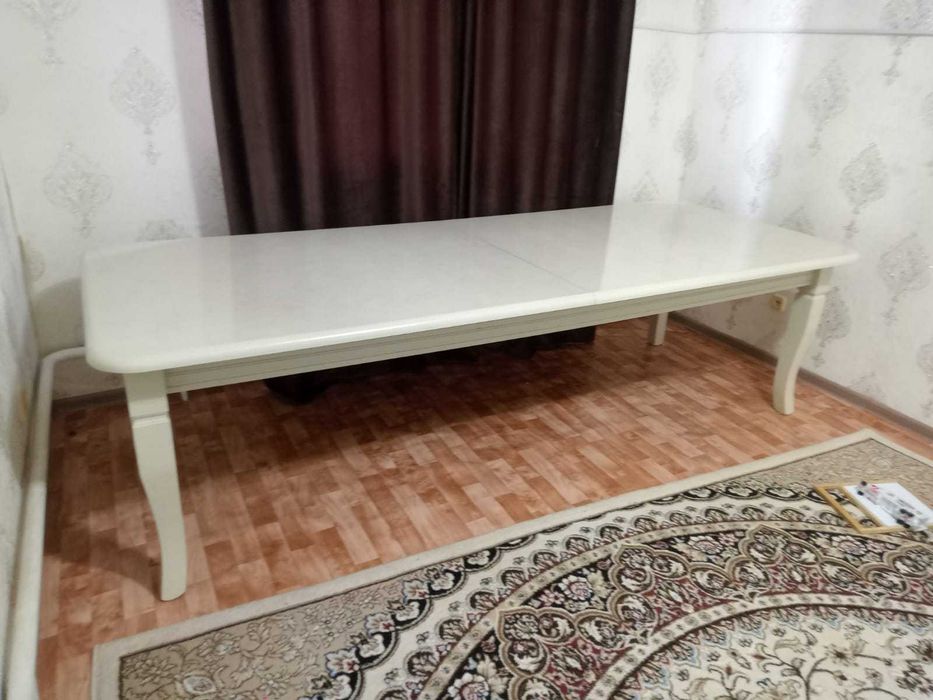 Стол сатылады, ұзындығы 3,85. Ені 110