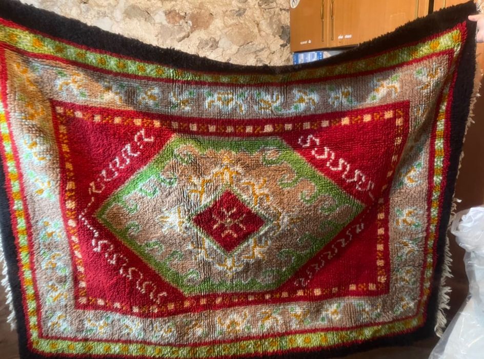 Ръчно тъкан вълнен килим - китеник