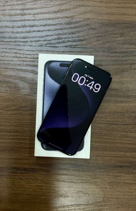 iPhone 15 Pro 128gb 89%, karobkasi bor, ideal umuman usta ko’rmagan.