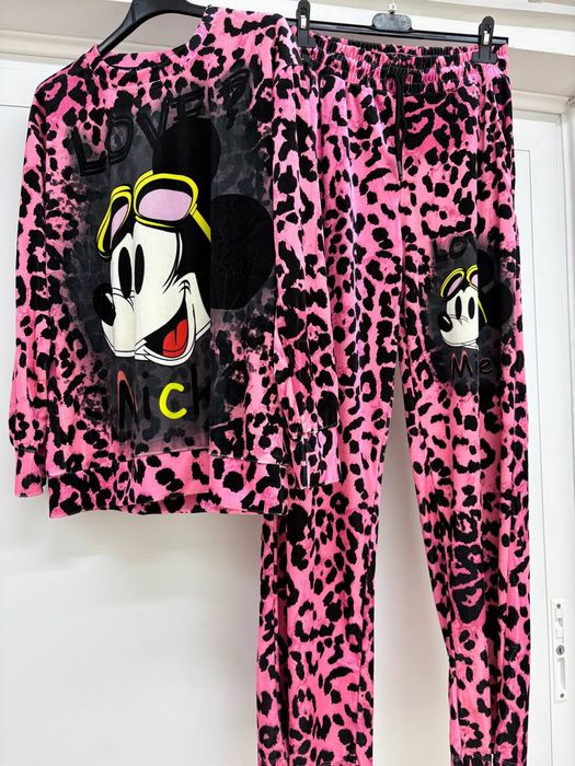 Compleu damă diferite modele