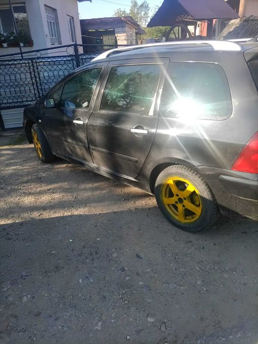 Vand doua masini