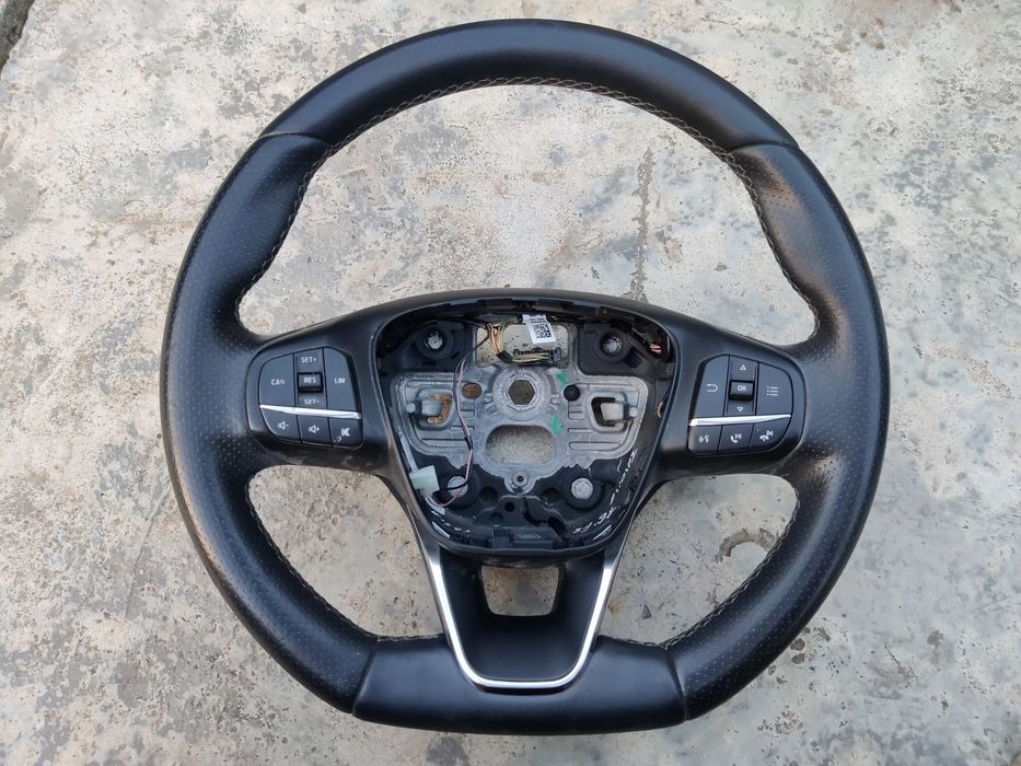 Volan tesit 3 spite cu comenzi - Piele perfoarata Ford KUGA 3 ST line 2023 H1BJ-3600-AEB