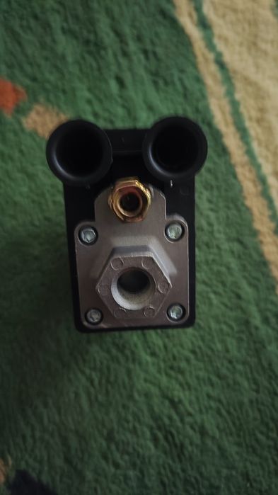 Реле регулятора давления компрессора