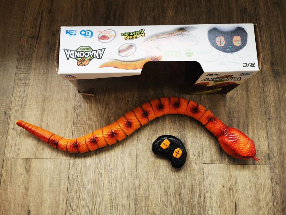 Змея на дистанционном управлении