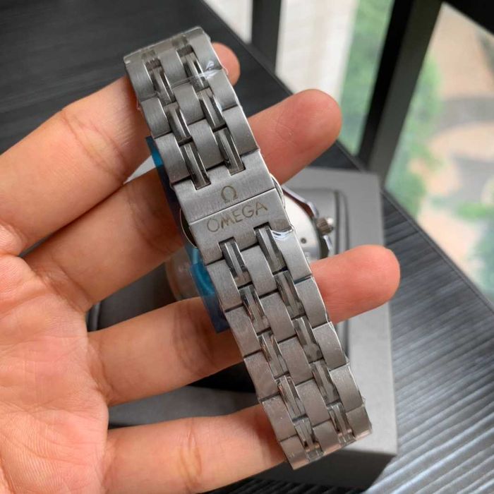 OMEGA Seamaster Diver 300M Nekton Edition с автоматичен механизъм