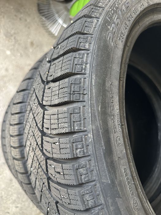 Pirelli ICE ZERO FR ( ЗИМА) 235/45/18