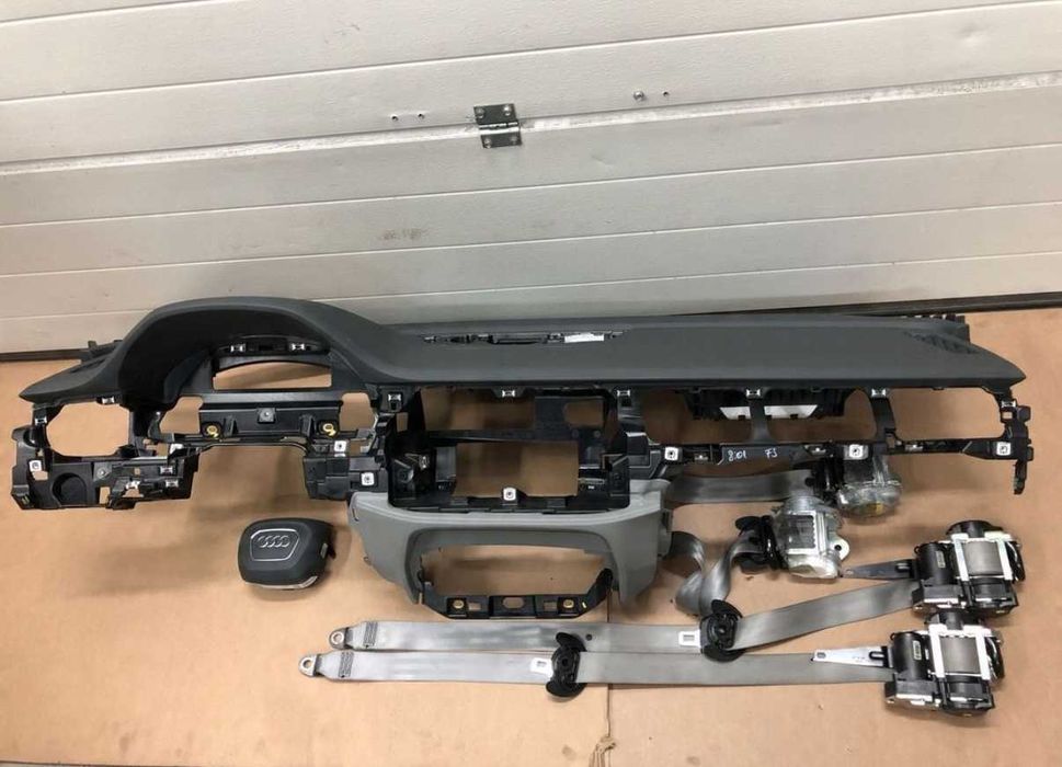 Арматурно табло колани airbag Audi Q7 4M II HUD