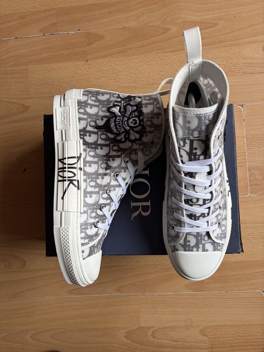 Christian Dior B23