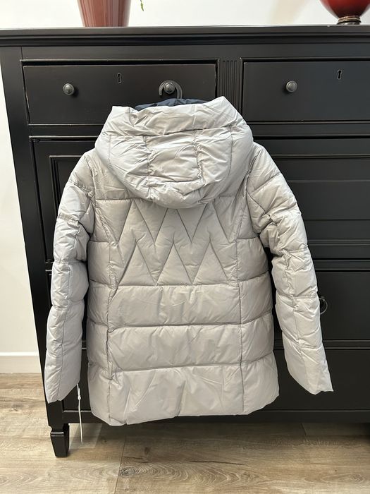 Продам пуховики, размер 46-48, новые. Цена 50тысяч.