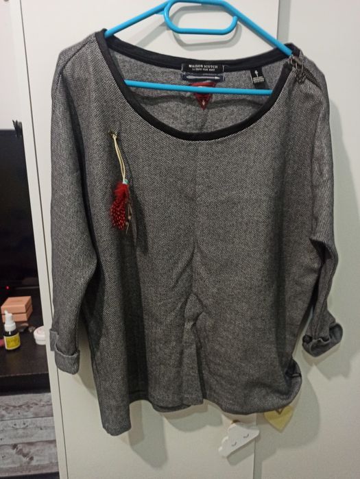 Bluza eleganta cu detalii interesante