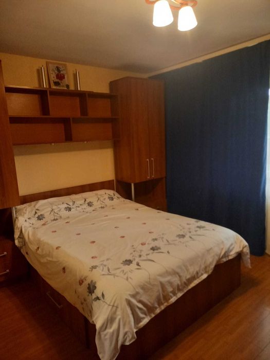 Se inchiriaza Apartament 3 camere in zona linistita complet utilat
