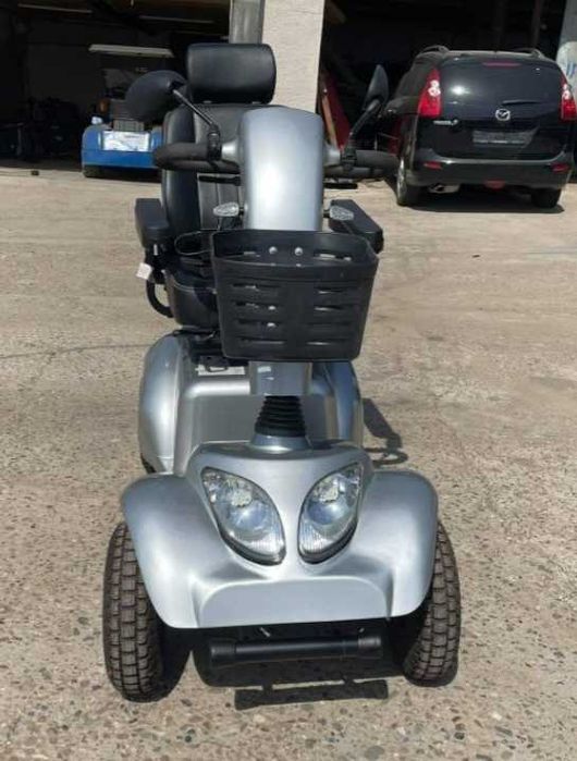 Инвалидна аколоматорна количка