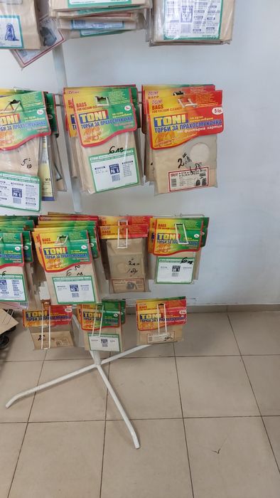 Метален.  стелаж