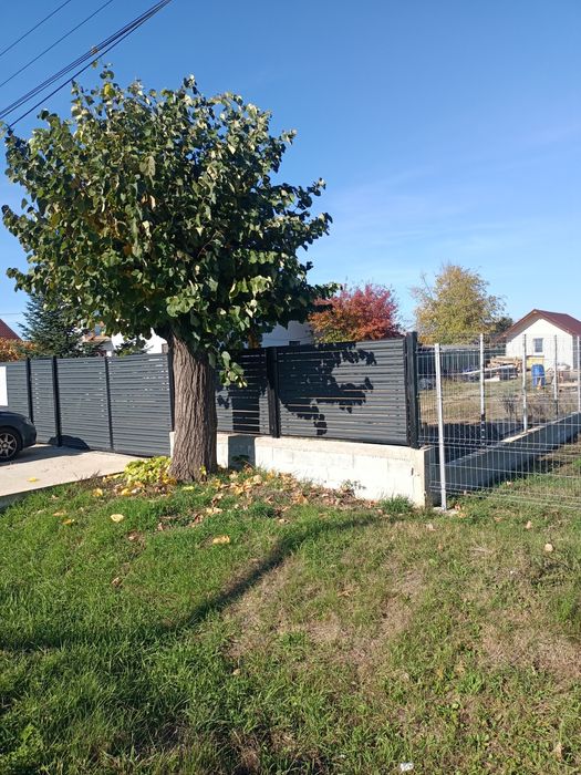 Vând teren cu constructie in Lipanesti