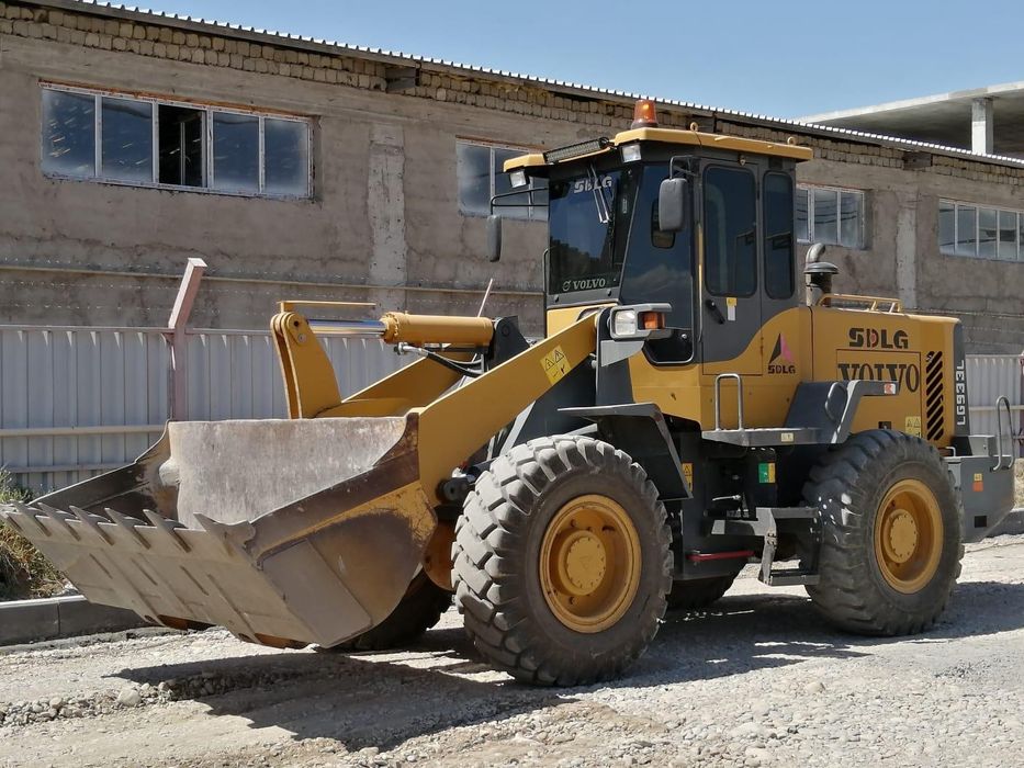 Пагрузчик 2 кубов