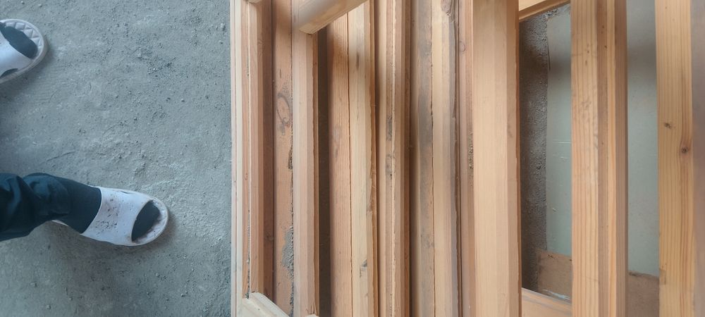 Окна деревянные новые без стекол  .