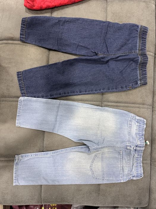 Джинсы на 2-3 года, длина 50 см, в илеальном стостоянии.