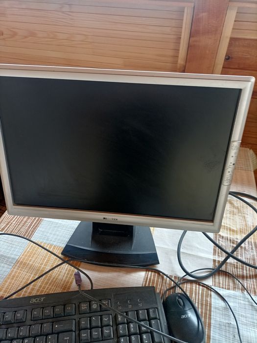 Monitor și tastatura