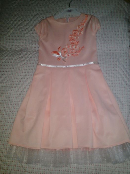 Много запазена  Рокля  р-р128