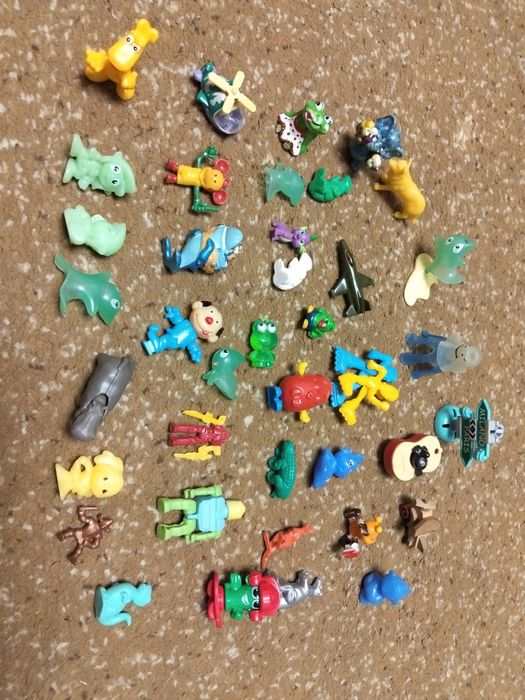 Продам Киндер игрушки.