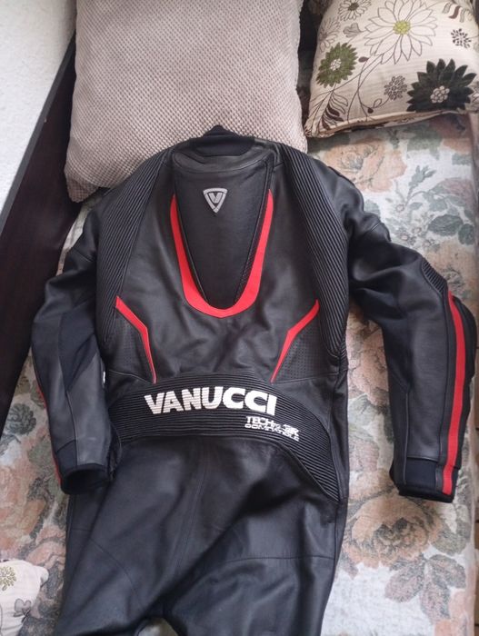 Vanucci цял екип мото екипировка