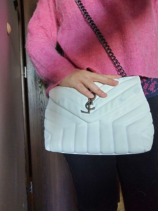 Малка бяла дамска чанта