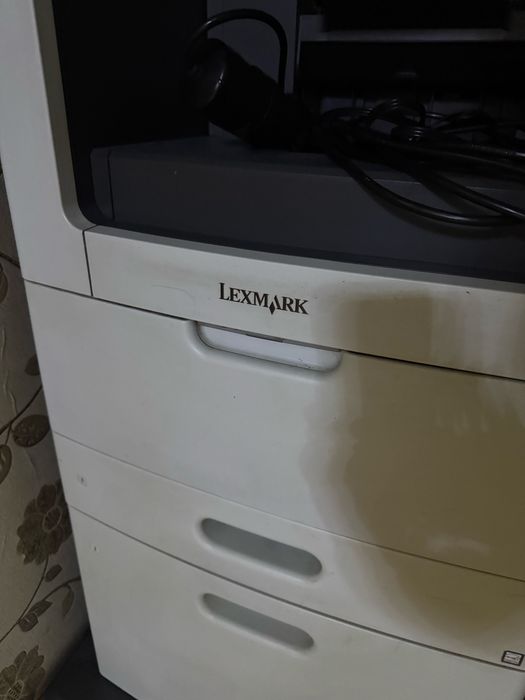 Продам МФУ Lexmark MX811de