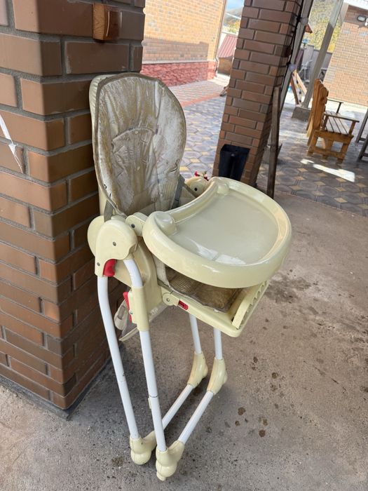 Продам детский столик бу