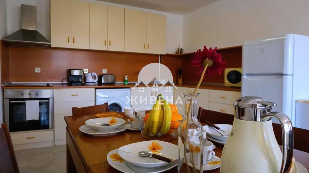 Продава къща с басейн, с.Соколово, обл. Добрич