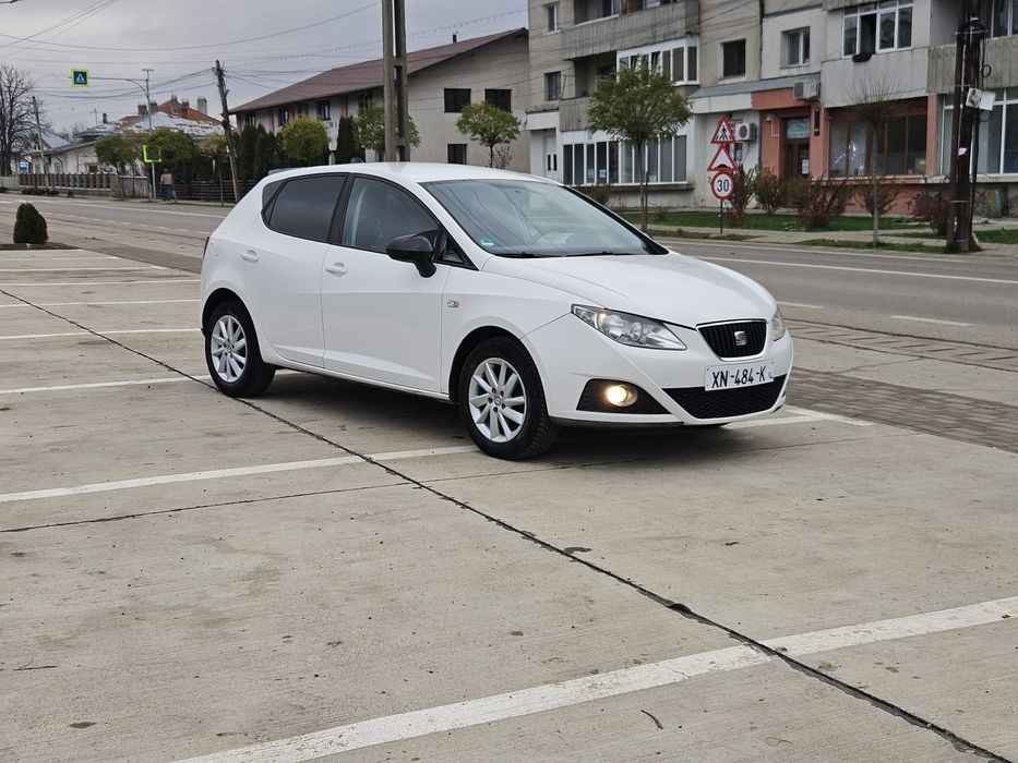 Seat Ibiza 2011 1.4benzina  Full Option