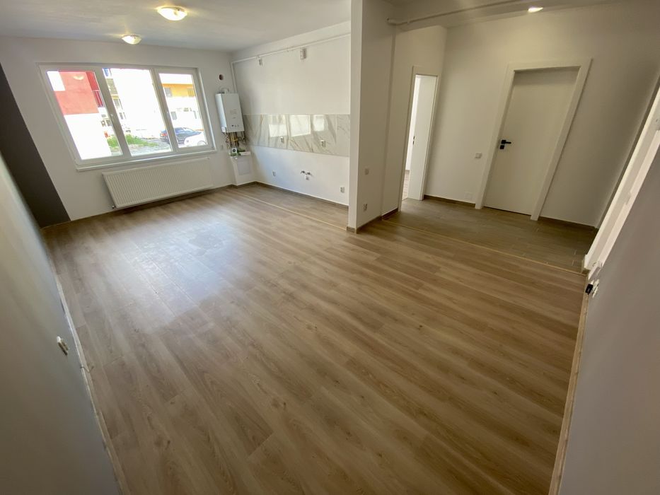 Spatiu/Apartament nemobilat de inchiriat | Zona centrala | Floresti