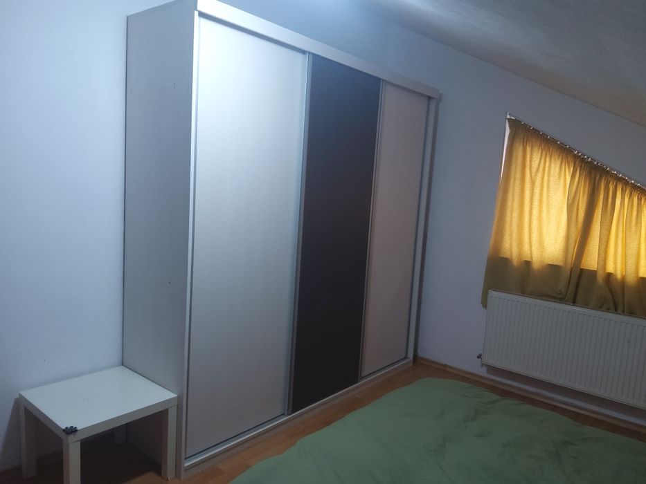 Apartament la mansarda  cu 3 camere complet utilat și mobilat