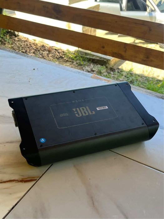 Усилвател JBL 1000w