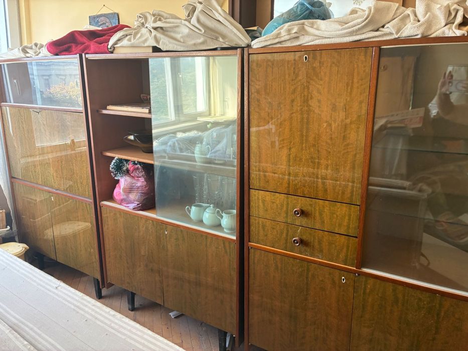 Три броя руски секции