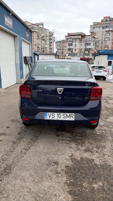 Vând Dacia Logan