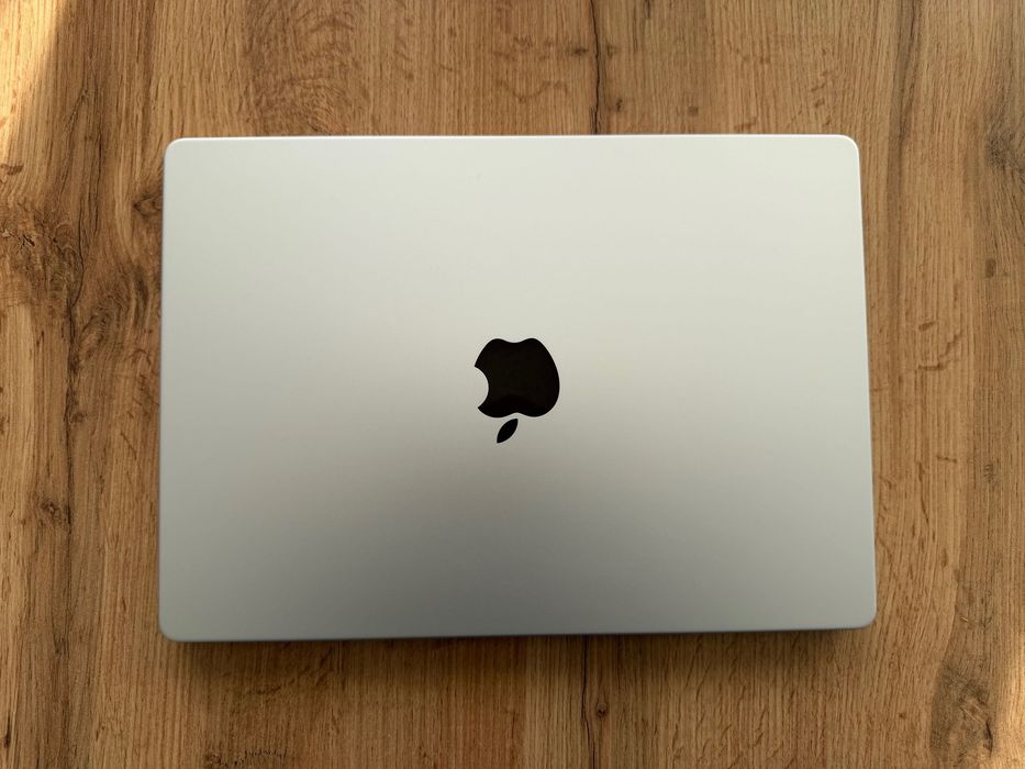 НОВ MacBook Pro 14" M4 PRO Chip 14-CPU/ 20-GPU/ 24GB RAM/ 1TB SSD В ГАРАНЦИЯ