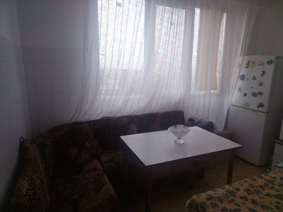 Дава се под наем Двустаен апартамент в Разград, Център - 62 кв.м за 250 € - Снимка #2