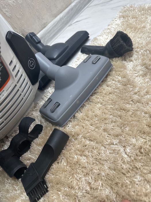 Продавам прахосмукачка