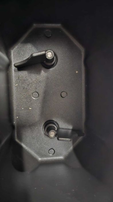 Хлебопекарна с две бъркалки First Austria FA-5152-3, Козметичен дефект