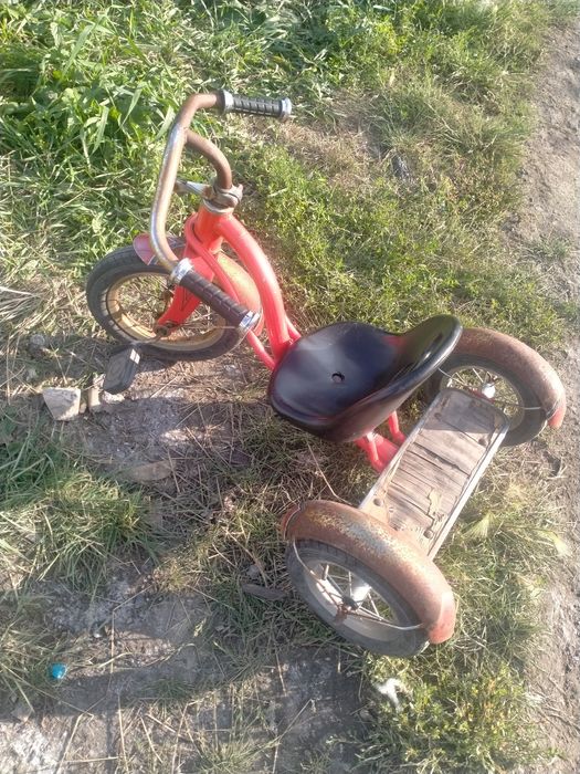 Трёхколёсный велосипед