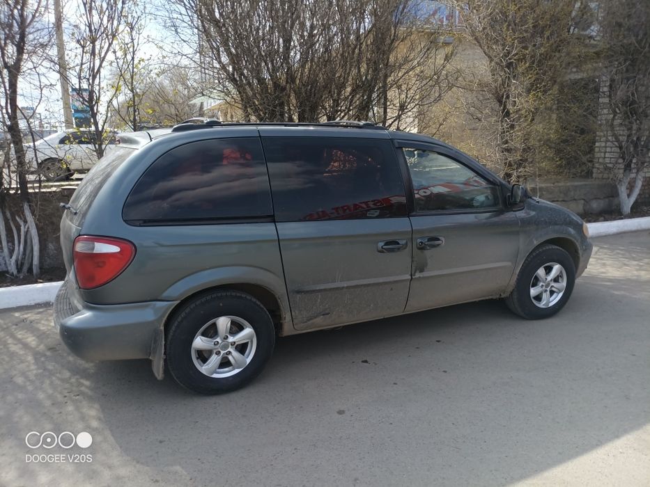 Продам крайслер вояджер 4