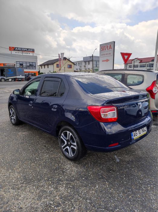 Vând Dacia Logan