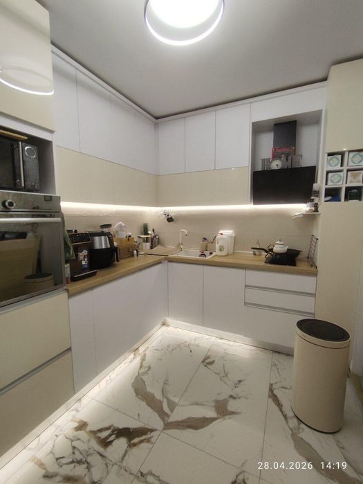 Тристаен апартамент с АКТ 16 в ж.к Меден Рудник зона А