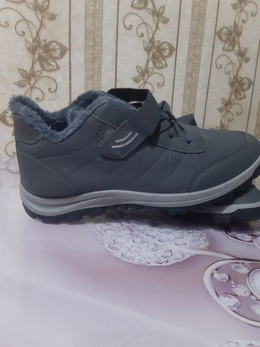 Зимние мужские ботинки 42 размера