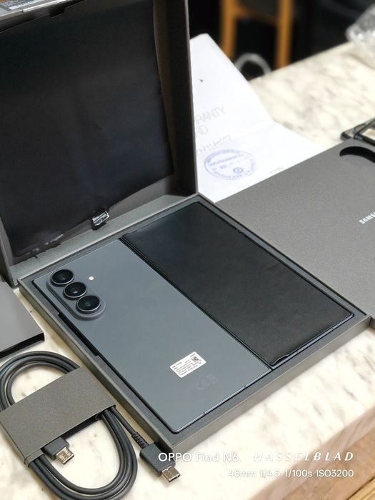 Samsung Galaxy Z Fold 8 Ultra 5G 256GB 12RAM Graphite 2г. Технополис! Гаранция! Като Нов!