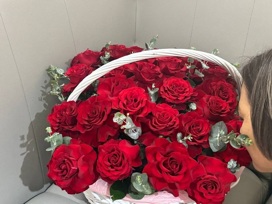 Роза  33 штук . 10000