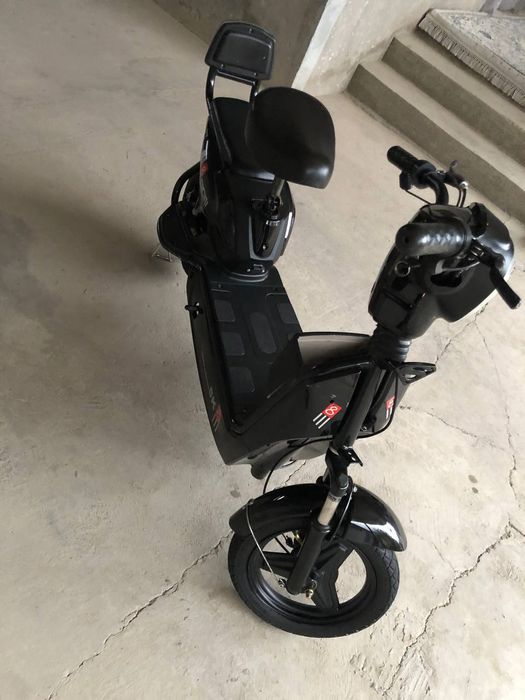 Elektroni skuter sotiladi