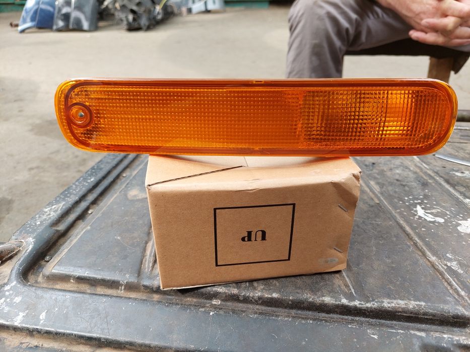 Поворотник на мазду 323