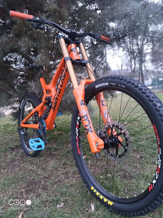 Santa Cruz V10- Carbon,Downhill,Dh,планинско колело,спусканес