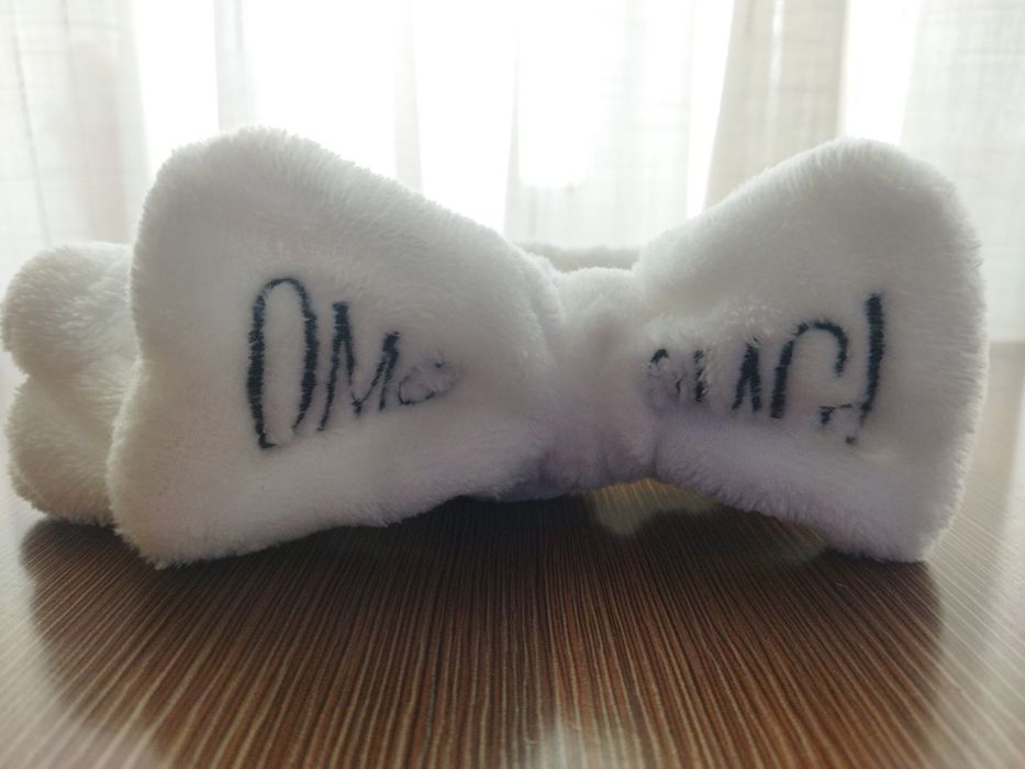 Косметическая повязка на голову